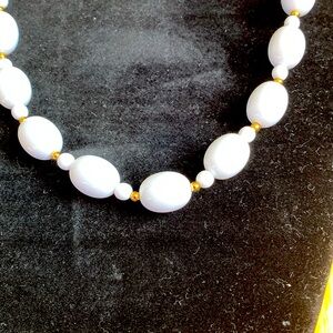 Vintage Evoke white bead necklace